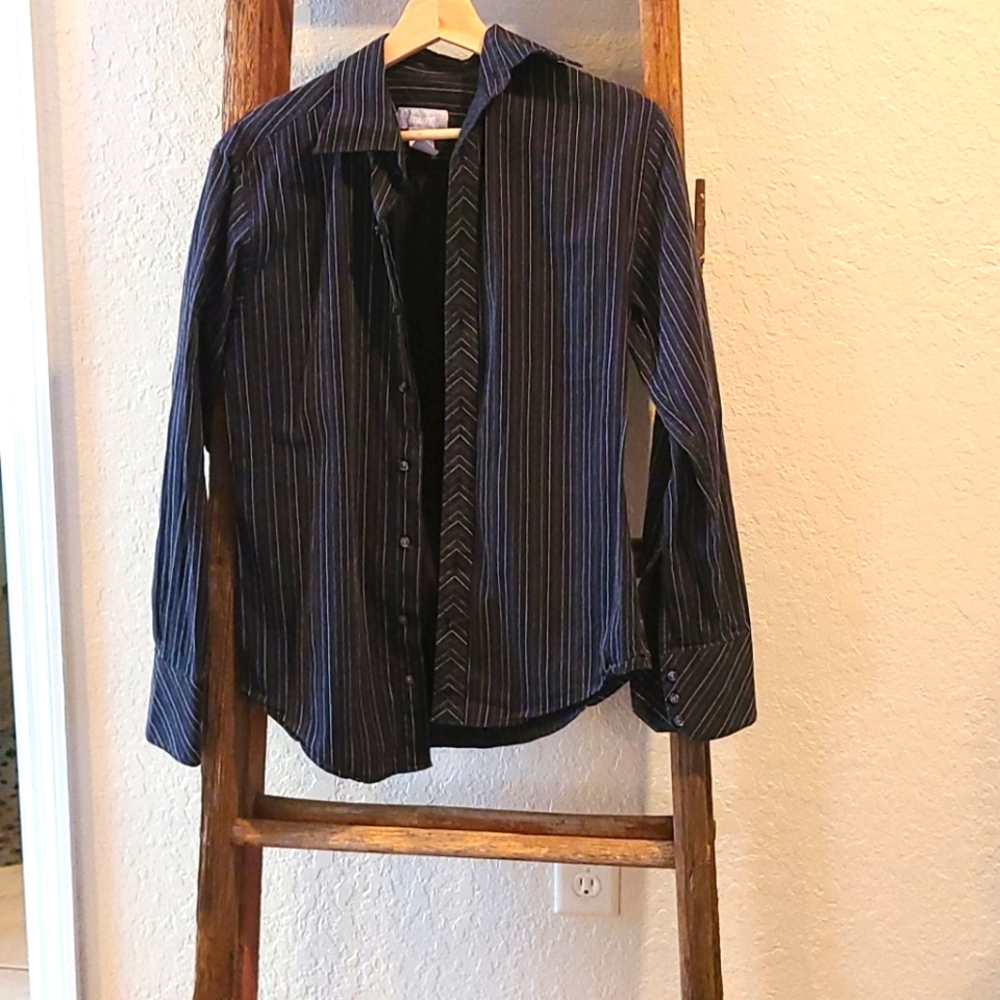 Mens long sleeve button up shirt in black in small